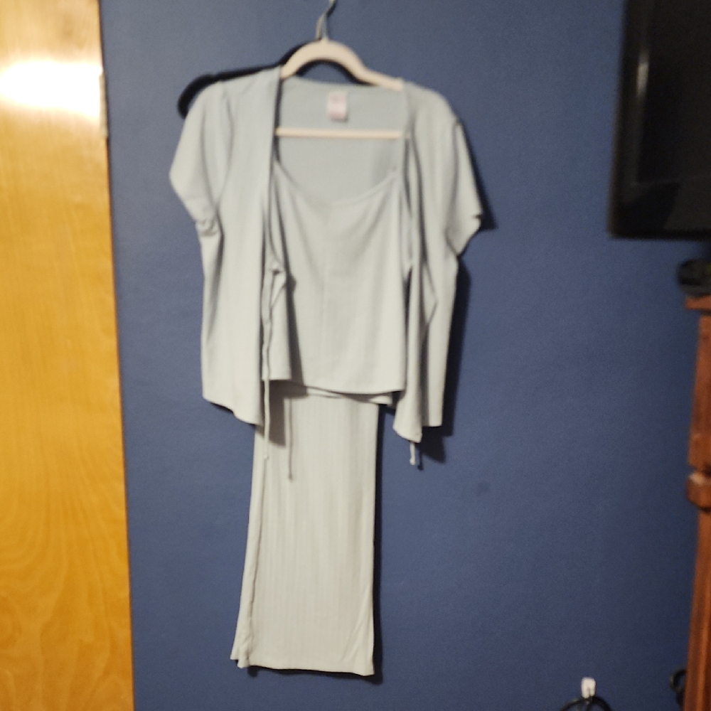 No Boundaries Women's Soft Blue Skirt Set